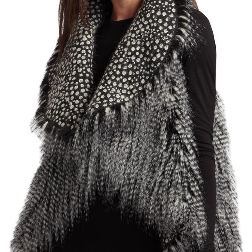 HP! Alice + Olivia Gray Flutter Faux Fur Vest - Picture 4 of 7